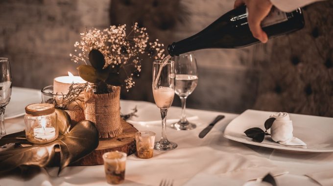 Restaurants d’hôtels de luxe : quelques astuces pour servir du champagne
